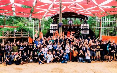 Dokumentation beleuchtet 20 Jahre eines Techno-Festivals