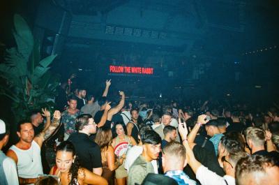 Jean-Michel Jarre feiert Debüt im Amnesia auf Ibiza